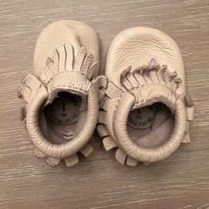 Freshly Picked Birch Leather Classic Moccs Size 1